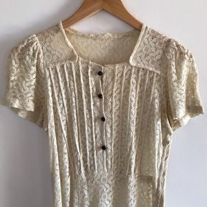 Vintage 1940’s Ivory Lace Dress Size 4.